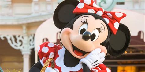 Minnie Mouse Disney Meet And Greet Accross Europe With Minnie