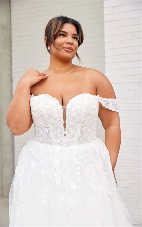 Charm Meets Sophistication In This Dreamy Plus Size Bridal Gown