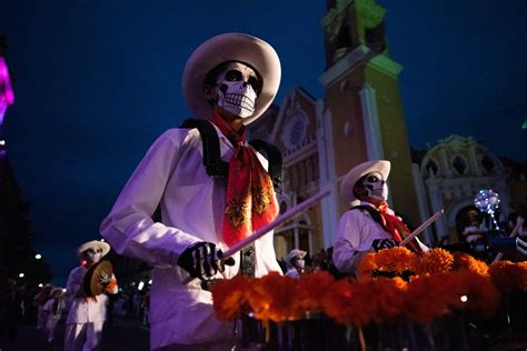 ¡fotos Así Fue El Desfile De Catrinas En Xalapa 2021 México Desconocido