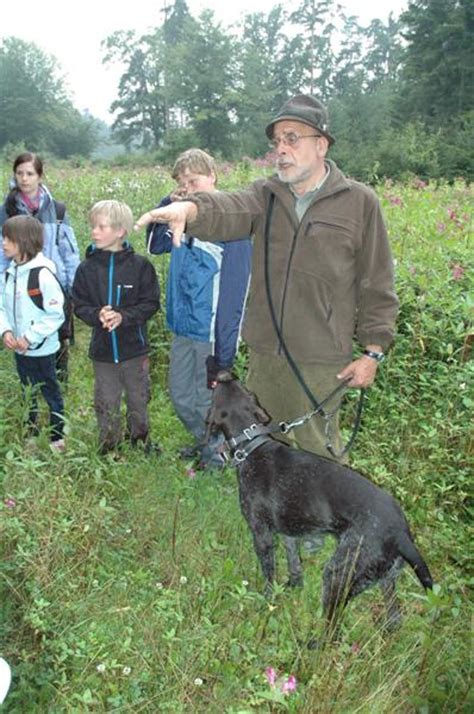 Waldkraiburgjettenbach Mit Dem Jäger Auf Der Pirsch