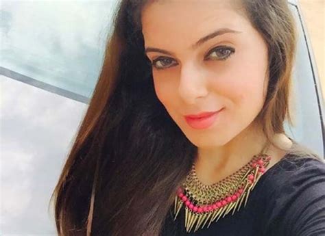 Alisha Abdullah Looks Smoking Hot In This Selfie