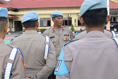 Tegakkan Disiplin Propam Polres Pulpis Cek Kelengkapan Anggota