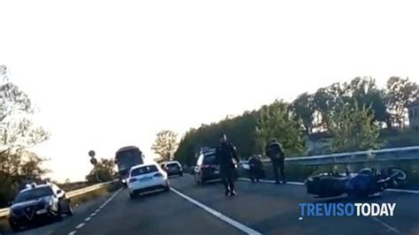 Schianto Mortale Sulla Treviso Mare Perde La Vita Un Motociclista