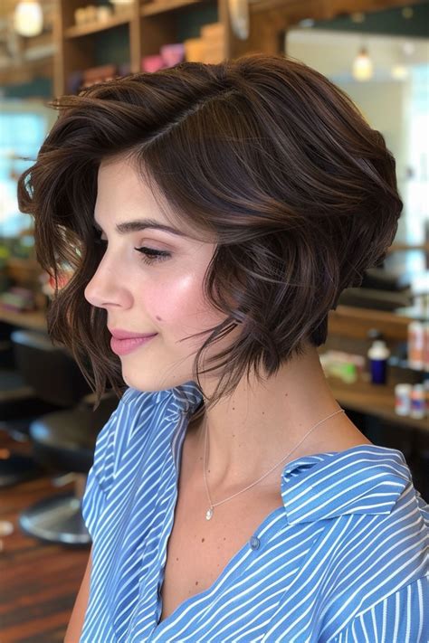 Short Stacked Pixie Bob Haircuts For A Cute And Sassy Look