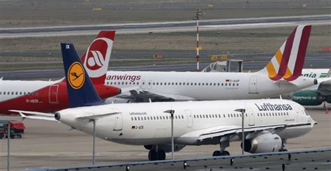 Germanwings Flight 9525 Crash Sends Airline Stocks Tumbling Deutsche Lufthansa Lha Shares