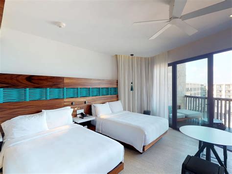 Playa del Carmen Swim-Up Hotel Room | Grand Hyatt Playa del Carmen Resort