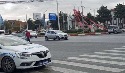 MAŞTİ kavşağında feci kaza Kazada maddi hasar meydana geldi