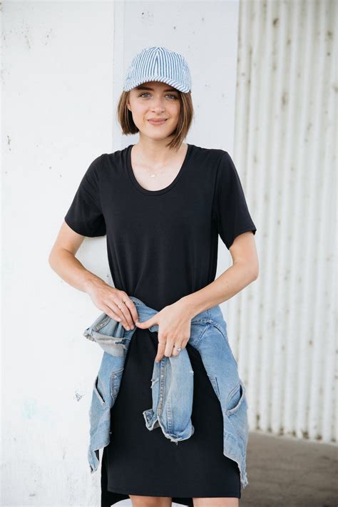 13 Beautiful Ways To Wear Baseball Caps For Women