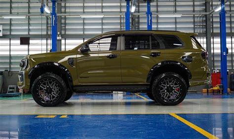 Body kit Vector cho Ford Everest 2024 Nắp Thùng Xe Bán Tải