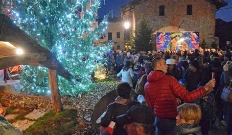 Candelo Torna Il Borgo Di Babbo Natale Da Mila Presenze Prima Biella