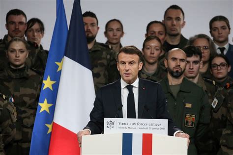 Budget renseignement réservistes Emmanuel Macron présente une loi