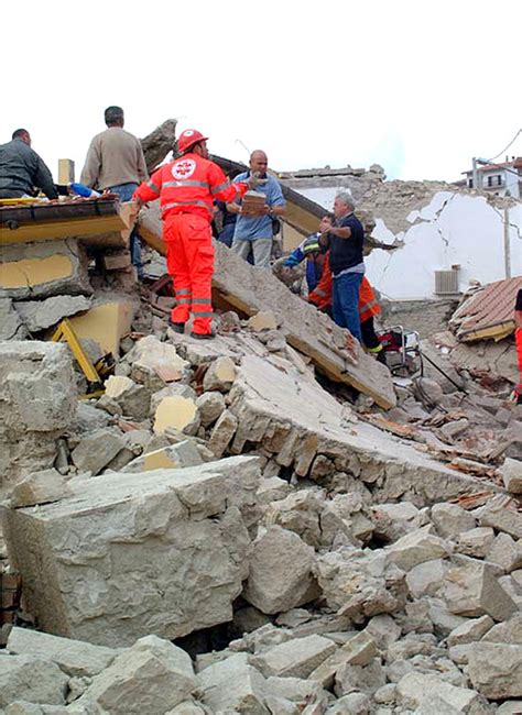 Terremoto Molise Il Ricordo Degli Angeli Di San Giuliano Nel 2002