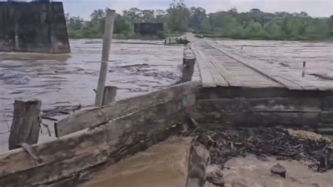 VIDEO Puente colapsa en Iriona Colón y deja incomunicados a los