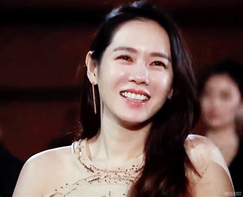 Nhờ Chị Đẹp Loạt Khoảnh Khắc đẹp đến Khó Tin Của Son Ye Jin Tại Baeksang 2017 Hot Trở Lại