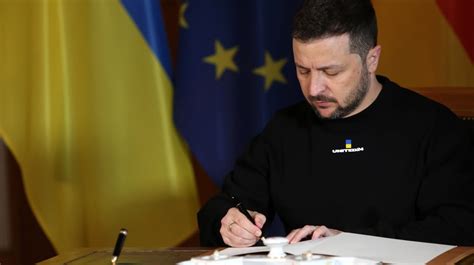 Zelenskyy Signs Law Lowering Conscription Age To Ukrainska Pravda