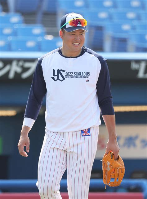 【ヤクルト】村上宗隆が試合前練習合流、選手登録 最初のスイングでバックスクリーンに放り込む プロ野球写真ニュース 日刊スポーツ