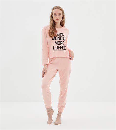 Buy Trendyol Slogan Printed Pajamas Set In Pink 6thstreet Uae