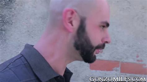 Big Ass MILF Julia Roca Gets Poked By A Hunky Guy