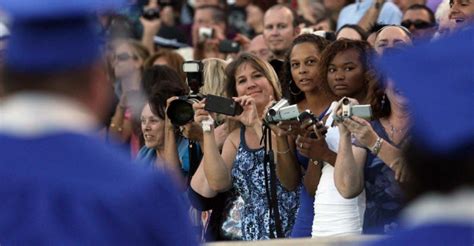 LAKE ELSINORE: Temescal Canyon High School graduation – Press Enterprise