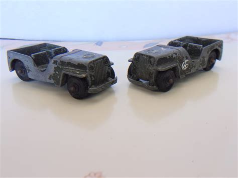 Two Vintage Tootsie Toy Army Military Jeeps Usa Diecast Toy Car Pressed Metal 50 S Toy Jeep