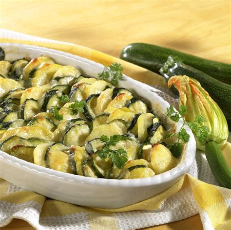 Kartoffelauflauf Mit Zucchini Rezept Eat Smarter