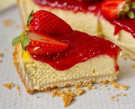 CROSTATA DI RICOTTA CON COULIS DI FRAGOLE Dolce Ripieno Cremoso