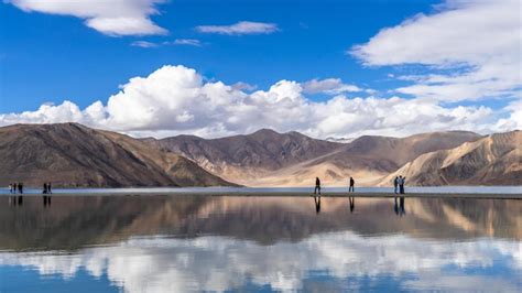 premium photo pangong tso  pangong lake landscape reflections