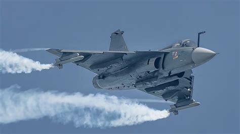 Indian Air Force's LCA Tejas, the 'Make-in-India' 4.5-gen fighter jet ...