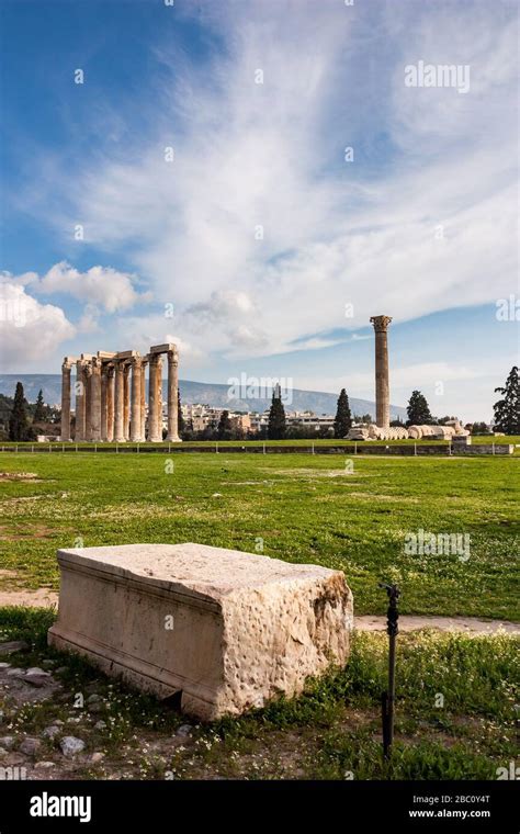 Aussi Connu Sous Le Nom De Colonnes Olympieion Du Zeus Olympien Banque