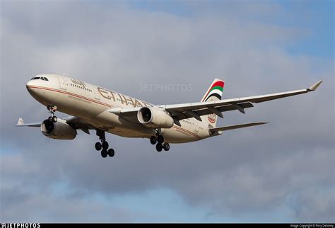 A Eyp Airbus A Etihad Airways Rory Delaney Jetphotos