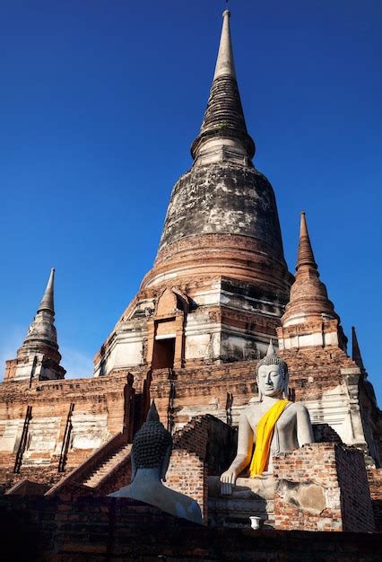 Premium Photo | Buddha statue in thailand