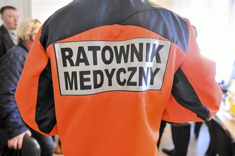 Ratownik medyczny może pracować na oddziale szpitalnym Menedżer