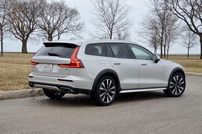 2020 Volvo V60 Cross Country Larry Nutson Chicagoland Review