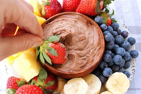 3 Ingredient Velvety Chocolate Fruit Dip Raw Paleo Vegan