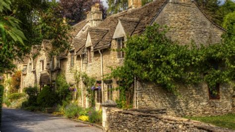 Castle Combe In The Cotswolds A Visitor S Guide Explore Wiltshire