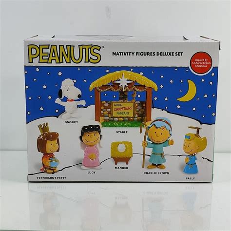 Peanuts Charlie Brown Deluxe Nativity Scene Christmas Figure Play Set