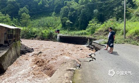 强降水致云南昭通绥江三渡村突发洪水冲毁道路 高清图集 中国天气网云南站