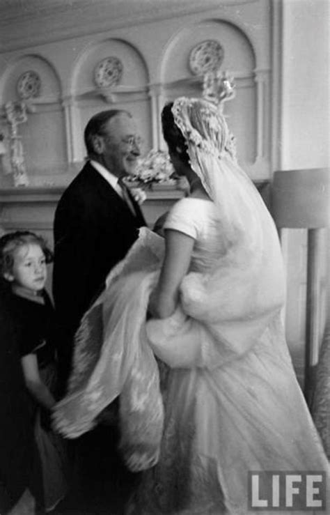 Jackie Kennedy Carries Her Cathedral Veil Effortlessly Jackie