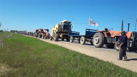 Productores Agropecuarios Realizaron Un Tractorazo En Formosa Perfil