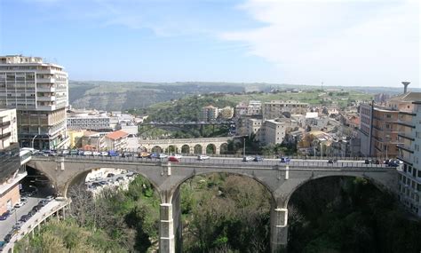 Ragusa Uomo Si Lancia Dal Ponte Intervento Di Vigili Del Fuoco