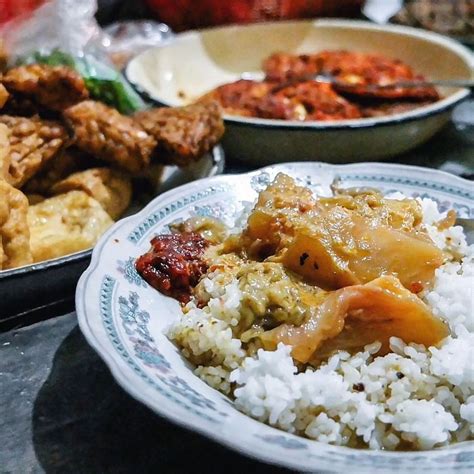 Soto Sampah Hingga Gudeg Manggar Ini Rekomendasi Kuliner Malam Di