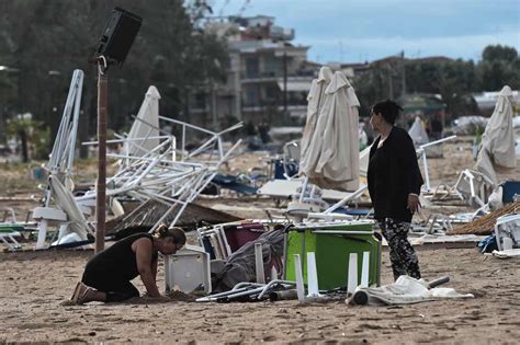 Sette Persone Sono Morte E Almeno Cento Sono Ferite A Causa Di Un