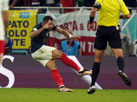 【w杯】2発エムバペが初めて取材対応「目標は優勝だけ。フランス代表を助けるためここにいる」 カタール2022写真ニュース 日刊スポーツ