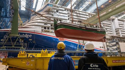 Meyer Werft Papenburger Schiffbauer Berholen Museumsschiff Gesine