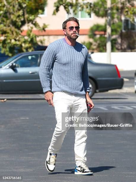 Ben Affleck Cigarette Photos and Premium High Res Pictures - Getty Images