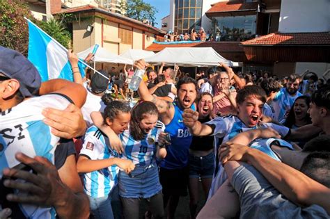 Video La Euforia De Los Hinchas Hasta En Bangladesh Tras El Paso De