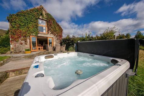 Lodges With Hot Tubs In Scotland Visit Loch Tay Lodges In Scotland