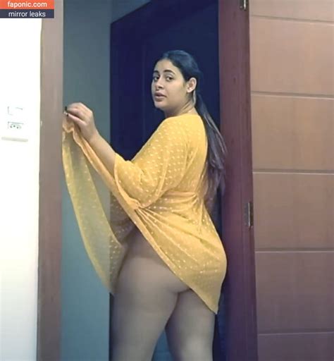 Isinha Menezes Aka Isinhamnzs Nude Leaks Faponic