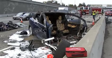 Eeuu Investiga El Accidente E Incendio De Un Auto Tesla En California