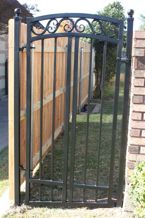 Custom Gates Dallas Arlington Fort Worth Hardy Fence